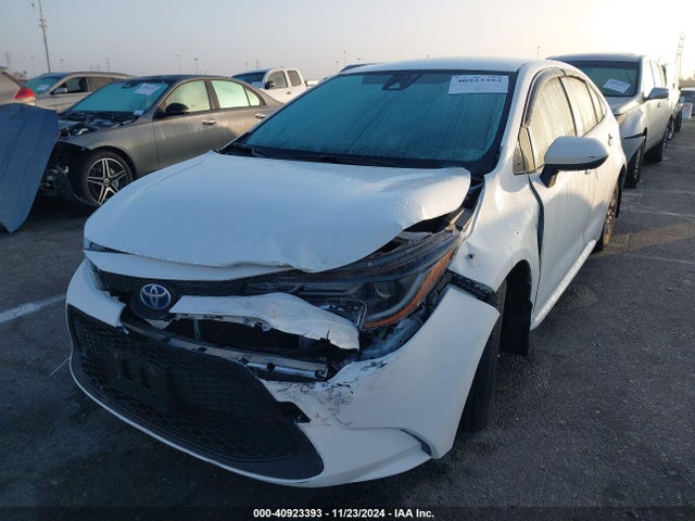 Toyota Corolla Hybrid Le 2022 JTDEAMDEXN3013392 Image 2