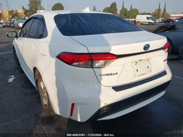 Toyota Corolla Hybrid Le 2022 JTDEAMDEXN3013392 Image 3