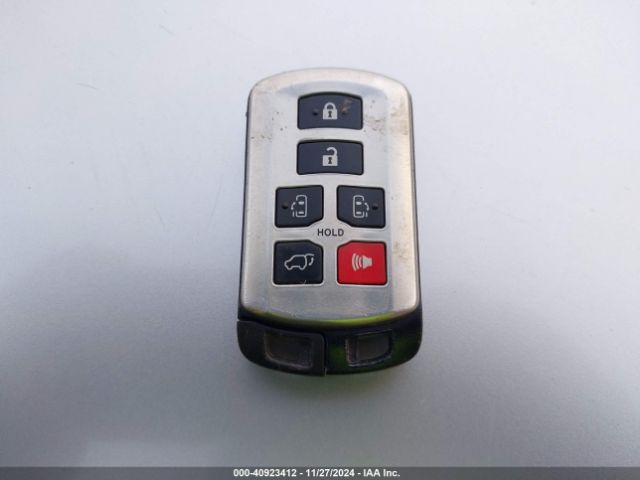 5TDDK3DC1FS097930 Toyota Sienna Xle/limited