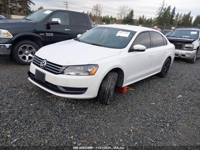 1VWAP7A37EC007161 Volkswagen Passat 2.5l Wolfsburg Edition