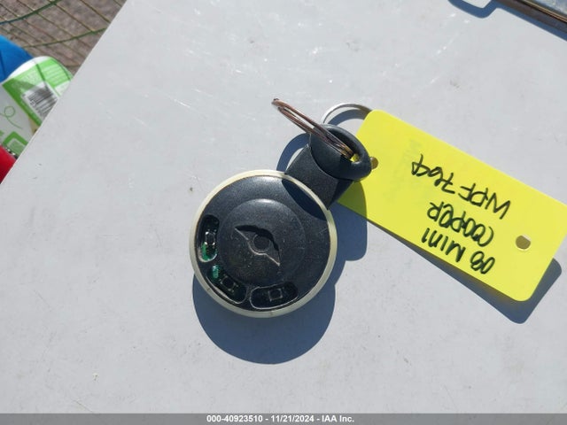 2008 MINI COOPER S WMWMF73548TV34061 Photo 10