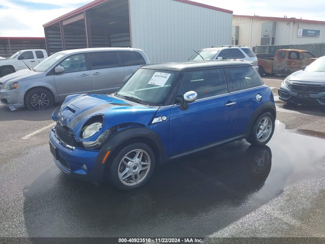 2008 MINI COOPER S WMWMF73548TV34061 Photo 1