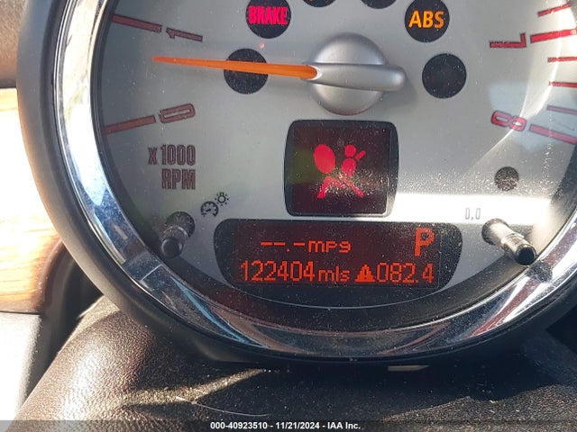 2008 MINI COOPER S WMWMF73548TV34061 Photo 6