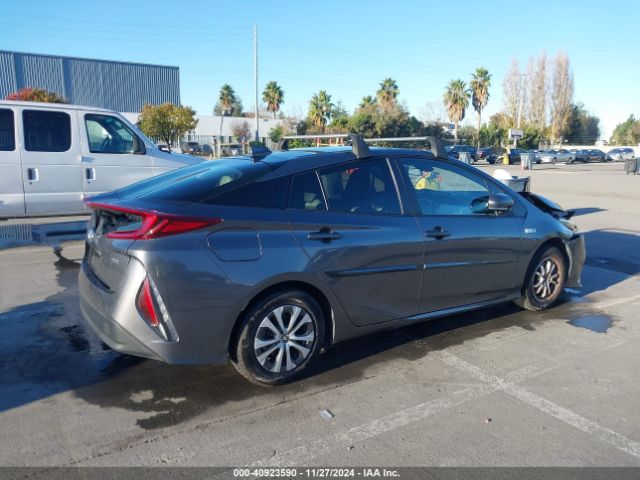 JTDKAMFP0N3224098 Toyota Prius Prime Xle