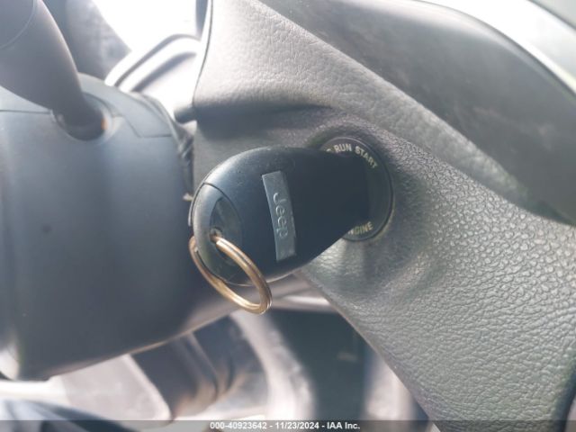 1C4PJLCB6MD207985 Jeep Cherokee Latitude Fwd
