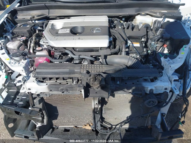 Lexus UX 250H 2022 JTHP9JBH2N2057386 Image 10