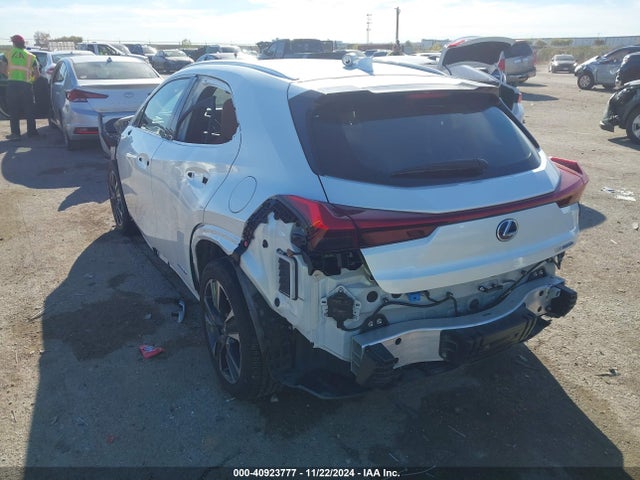 Lexus UX 250H 2022 JTHP9JBH2N2057386 Image 3