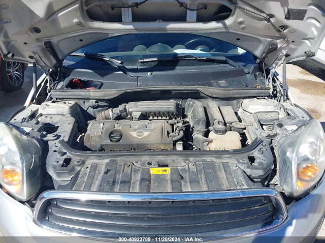 2011 MINI COOPER COUNTRYMAN WMWZB3C57BWM01388 Photo 9