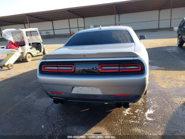2C3CDZBT4FH889360 Dodge Challenger R/t Plus