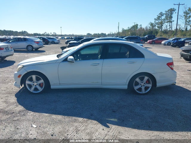 2011 Mercedes-benz C 300 Luxury/sport მანქანა იყიდება აუქციონზე, vin: WDDGF5EB1BA468679, აუქციონის ნომერი: 40924055