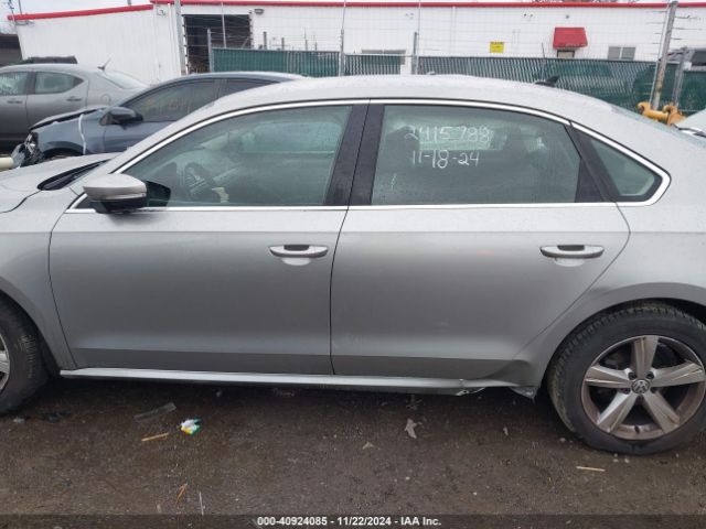 1VWBS7A3XEC039881 Volkswagen Passat 1.8t Se