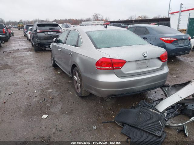 1VWBS7A3XEC039881 Volkswagen Passat 1.8t Se
