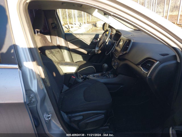 Jeep Cherokee Latitude 4x4 2019 1C4PJMCB2KD228447 Image 5