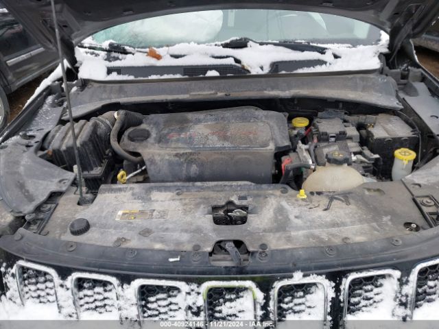 3C4NJDCB7JT392633 Jeep Compass Limited 4x4