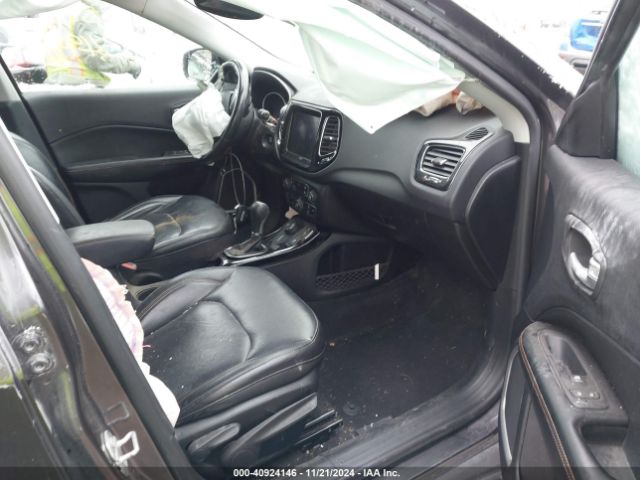 3C4NJDCB7JT392633 Jeep Compass Limited 4x4