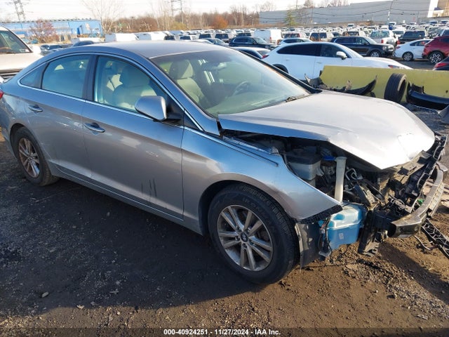 Hyundai SONATA SE 2016 5NPE24AF1GH315204 Image 1