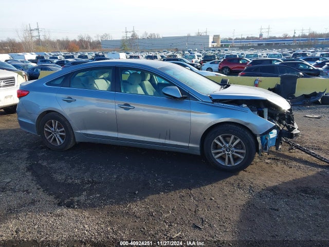 Hyundai SONATA SE 2016 5NPE24AF1GH315204 Image 12
