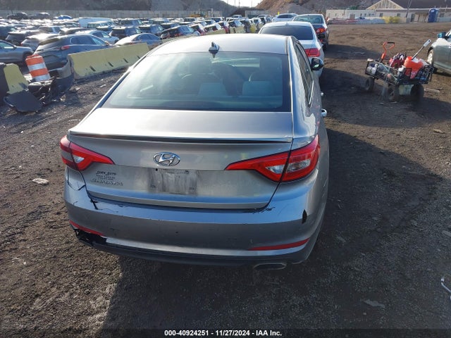 Hyundai SONATA SE 2016 5NPE24AF1GH315204 Image 15