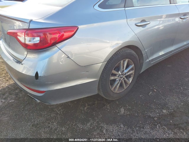 Hyundai SONATA SE 2016 5NPE24AF1GH315204 Image 18