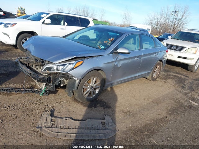 Hyundai SONATA SE 2016 5NPE24AF1GH315204 Image 2