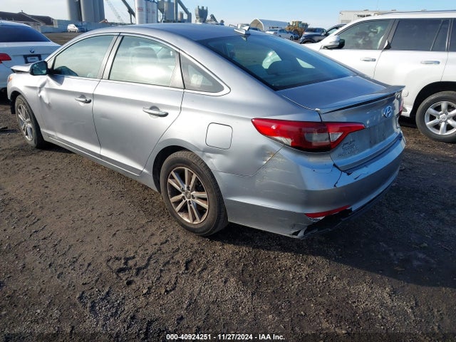 Hyundai SONATA SE 2016 5NPE24AF1GH315204 Image 3