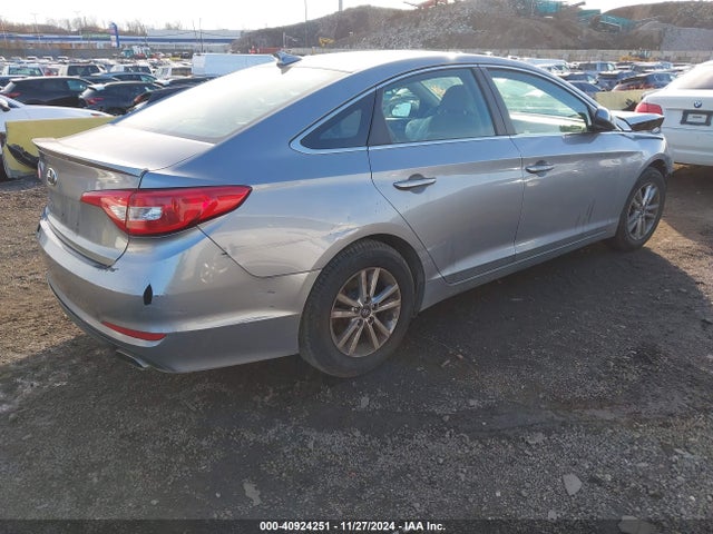 Hyundai SONATA SE 2016 5NPE24AF1GH315204 Image 4