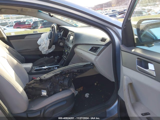 Hyundai SONATA SE 2016 5NPE24AF1GH315204 Image 5