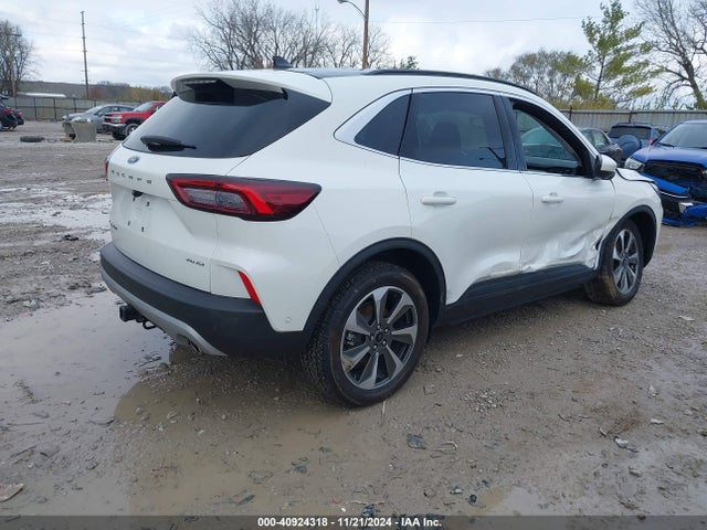 1FMCU9JA6PUB41537 Ford Escape Platinum