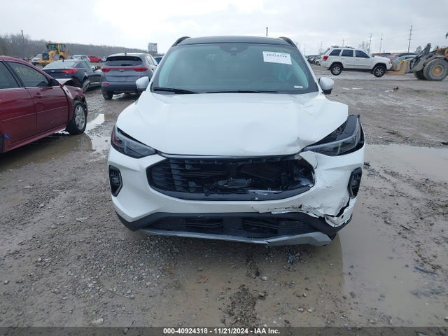 1FMCU9JA6PUB41537 Ford Escape Platinum