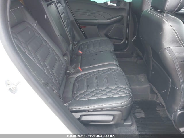 1FMCU9JA6PUB41537 Ford Escape Platinum