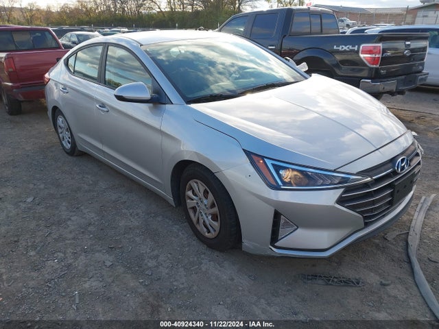 2019 5NPD74LF2KH424564 main image