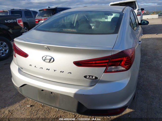 Hyundai ELANTRA SE 2019 5NPD74LF2KH424564 Image 16