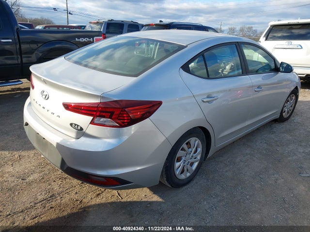 Hyundai ELANTRA SE 2019 5NPD74LF2KH424564 Image 4