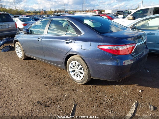 Toyota CAMRY LE 2016 4T4BF1FK6GR555559 Image 3