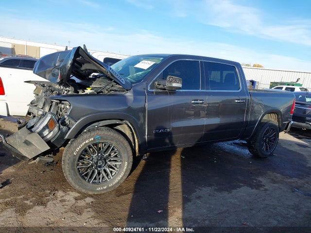 1C6SRFJT2KN607590 RAM 1500 Laramie  4x4 5'7 Box