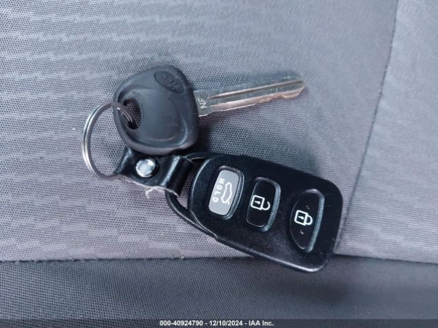 5NPDH4AEXFH599044 Hyundai ELANTRA SE