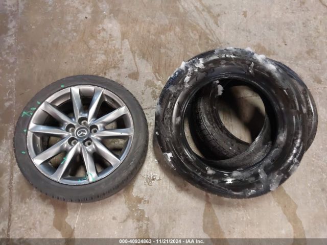 3MZBN1W30JM163714 Mazda Mazda3 Grand Touring