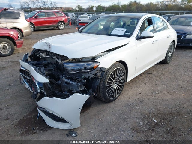 Mercedes-Benz E 350 2024 W1KLF4HB8RA008689 Image 2