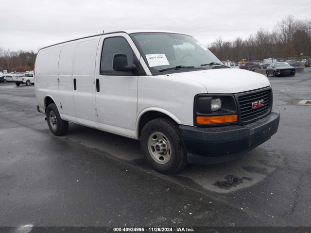 GMC Savana 3500 Work Van 2017 1GTZ7GFG2H1129170 Image 1