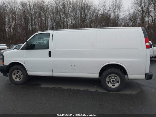 GMC Savana 3500 Work Van 2017 1GTZ7GFG2H1129170 Image 14