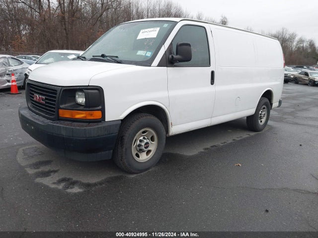 GMC Savana 3500 Work Van 2017 1GTZ7GFG2H1129170 Image 2
