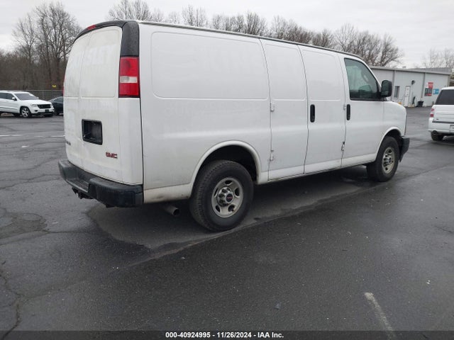 GMC Savana 3500 Work Van 2017 1GTZ7GFG2H1129170 Image 4