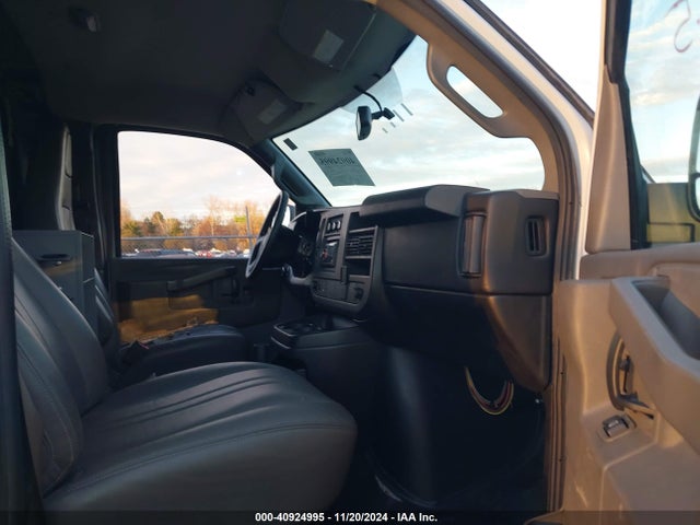 GMC Savana 3500 Work Van 2017 1GTZ7GFG2H1129170 Image 5