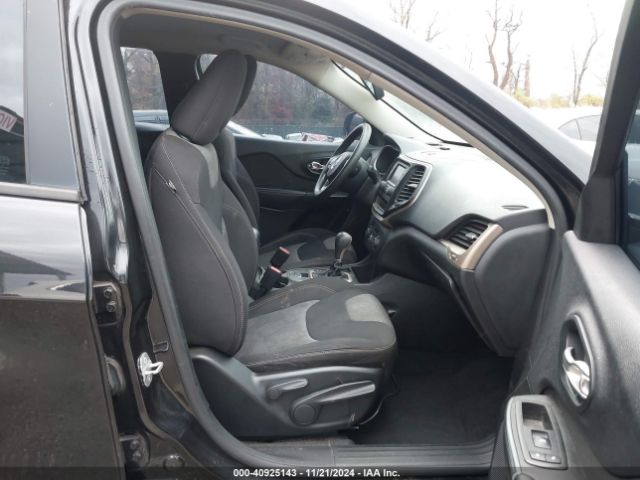 1C4PJLAB9EW319186 Jeep Cherokee Sport