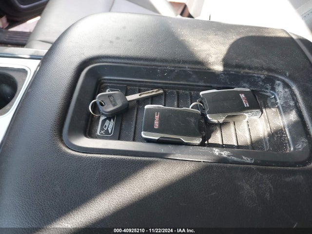 3GTU2NEC5HG381377 GMC Sierra 1500 Slt