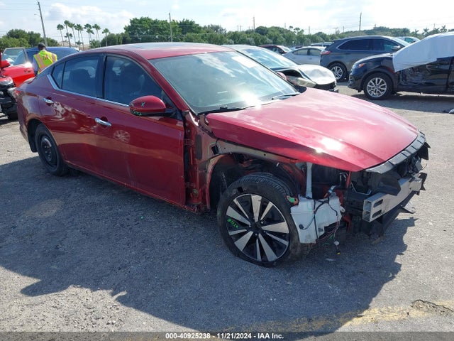 2019 1N4BL4DW9KC243836 main image