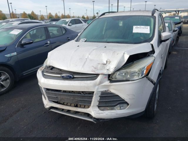 1FMCU0GXXGUB99416 Ford ESCAPE SE