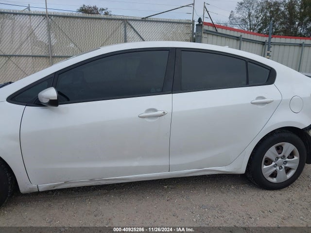 KIA FORTE LX 2018 3KPFL4A78JE196895 Image 15