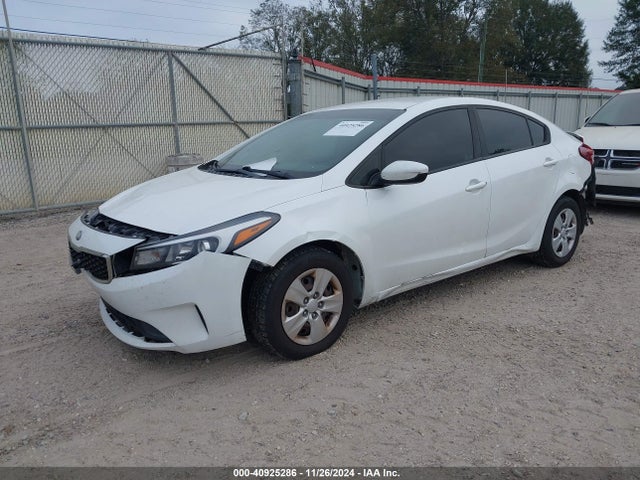KIA FORTE LX 2018 3KPFL4A78JE196895 Image 2