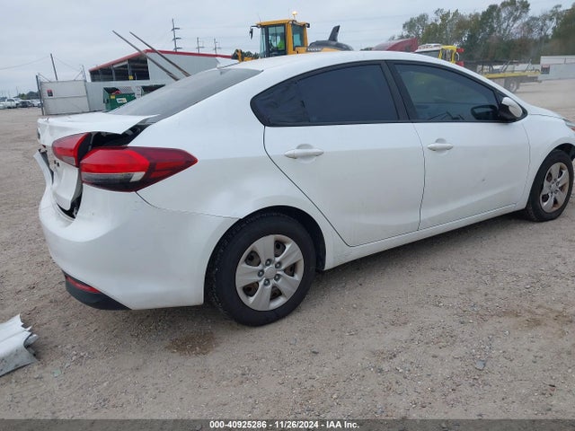 KIA FORTE LX 2018 3KPFL4A78JE196895 Image 4